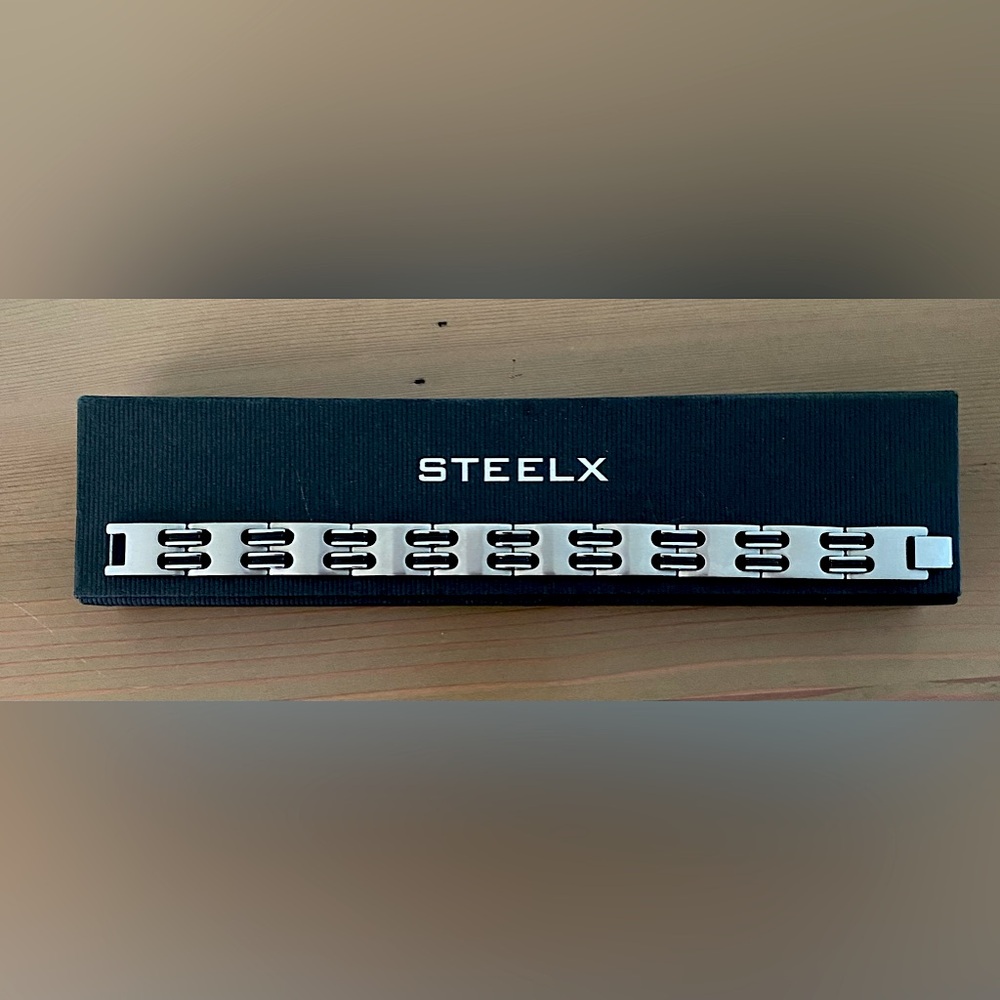 Steelx ‘Steel & Black’ bracelet